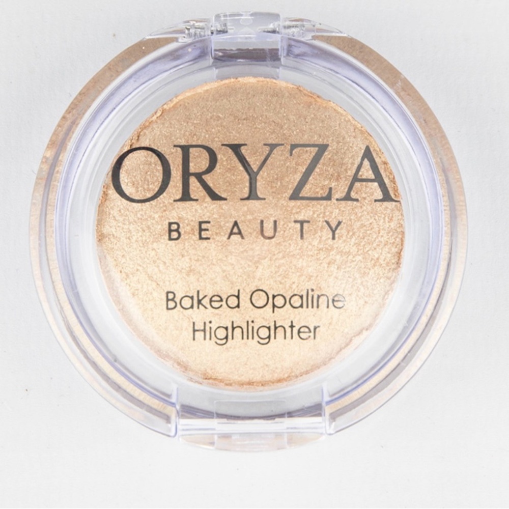 New in Box Oryza Baked Opaline Highlighter in “Sunkissed”